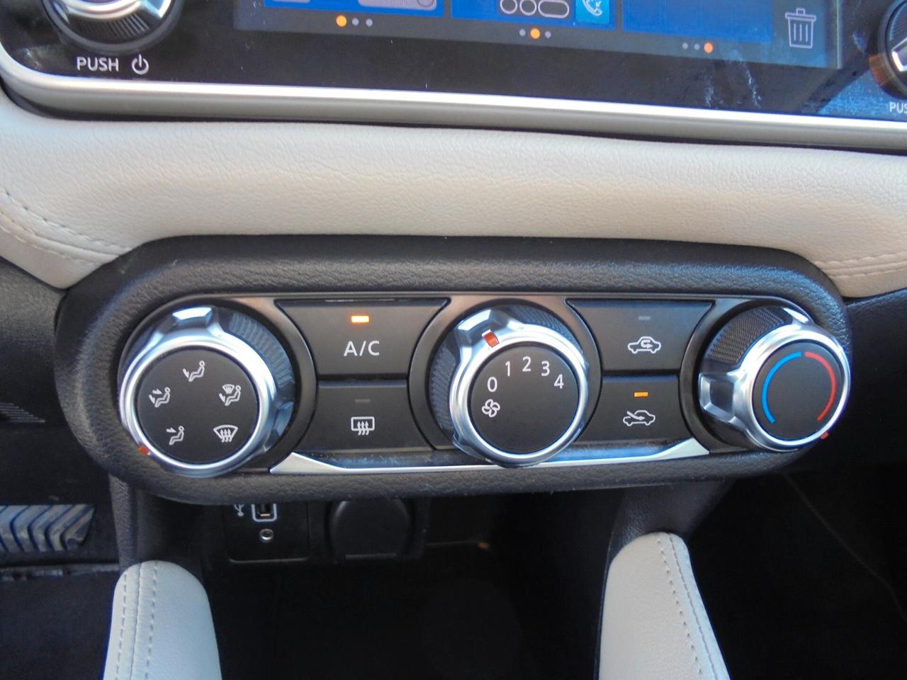 Nissan Micra IG-T 100 AUTOMATICA Xtronic 5 porte N-Connecta