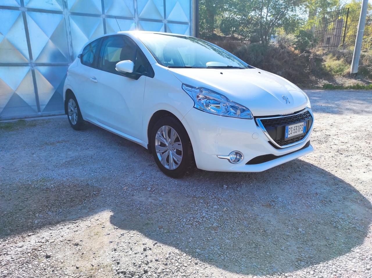 Peugeot 208 1.6 e-HDi 92 CV Stop&Start 3 porte Allure