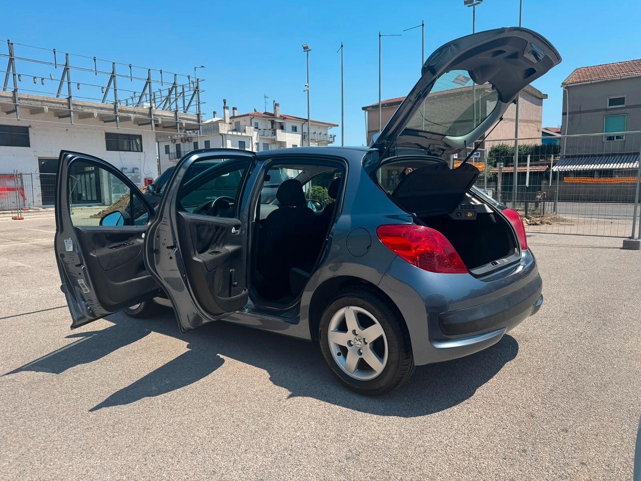 Peugeot 207 1.4 DIESEL XNEOPATENTI 99.000 KM