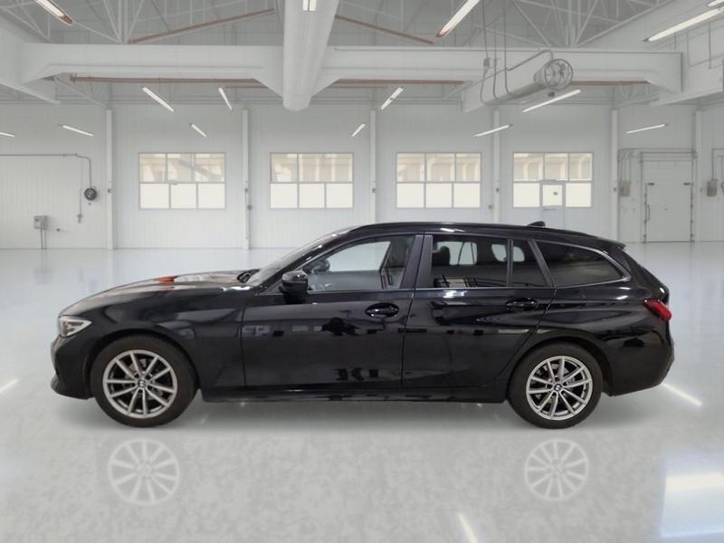 BMW 318 48V Business Advantage Touring auto
