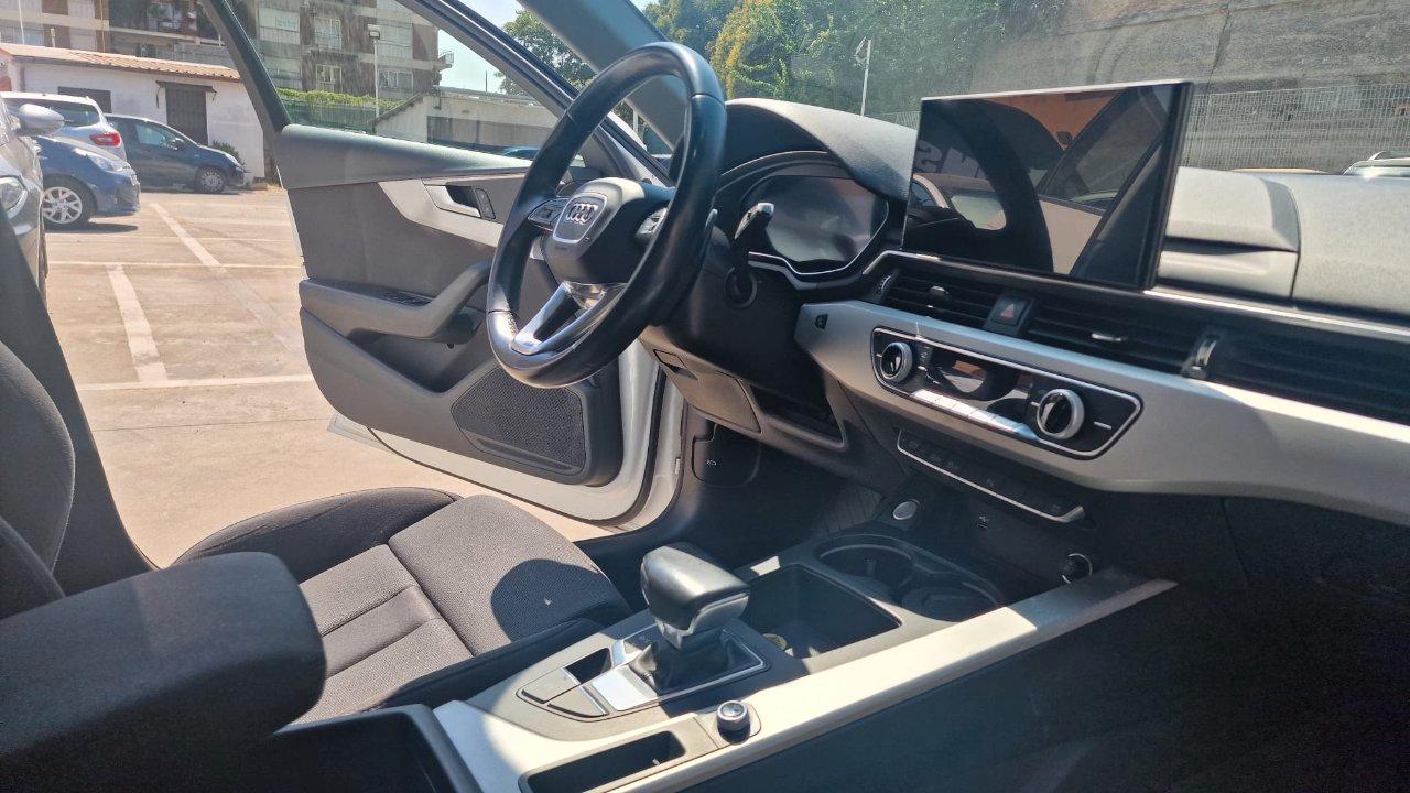 Audi A4 Avant 30 2.0 tdi mhev S Line edition 136cv s-tronic