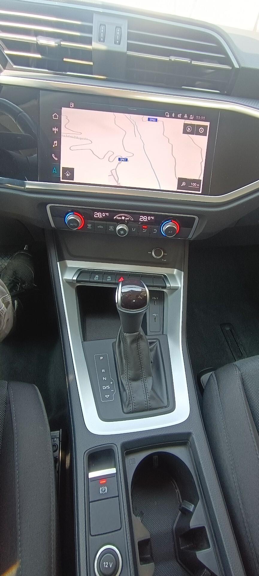Audi Q3 35 TDI S tronic Business