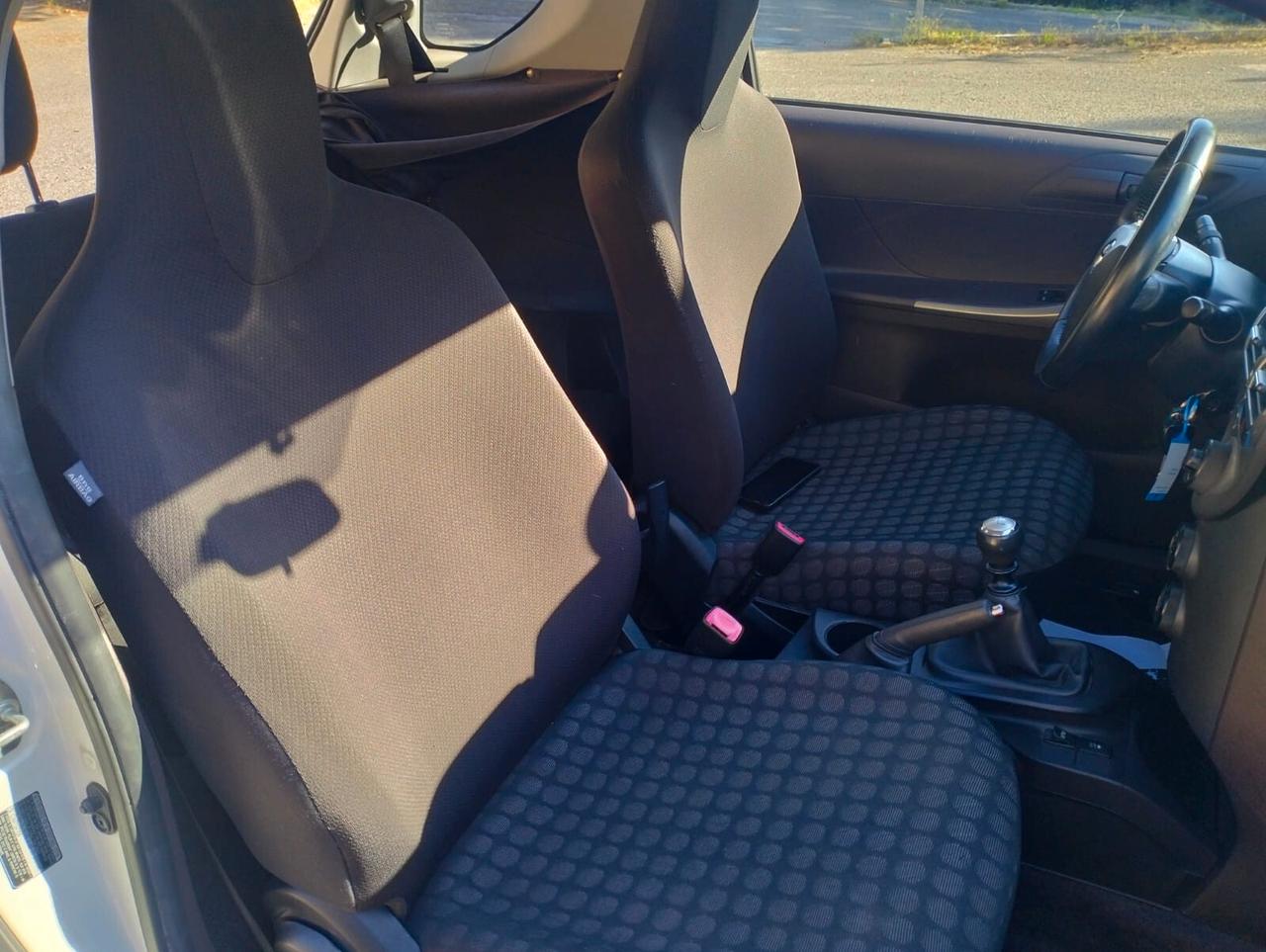 Toyota iQ 1.0 Sol Cerchi Sensori post. KM 145000.