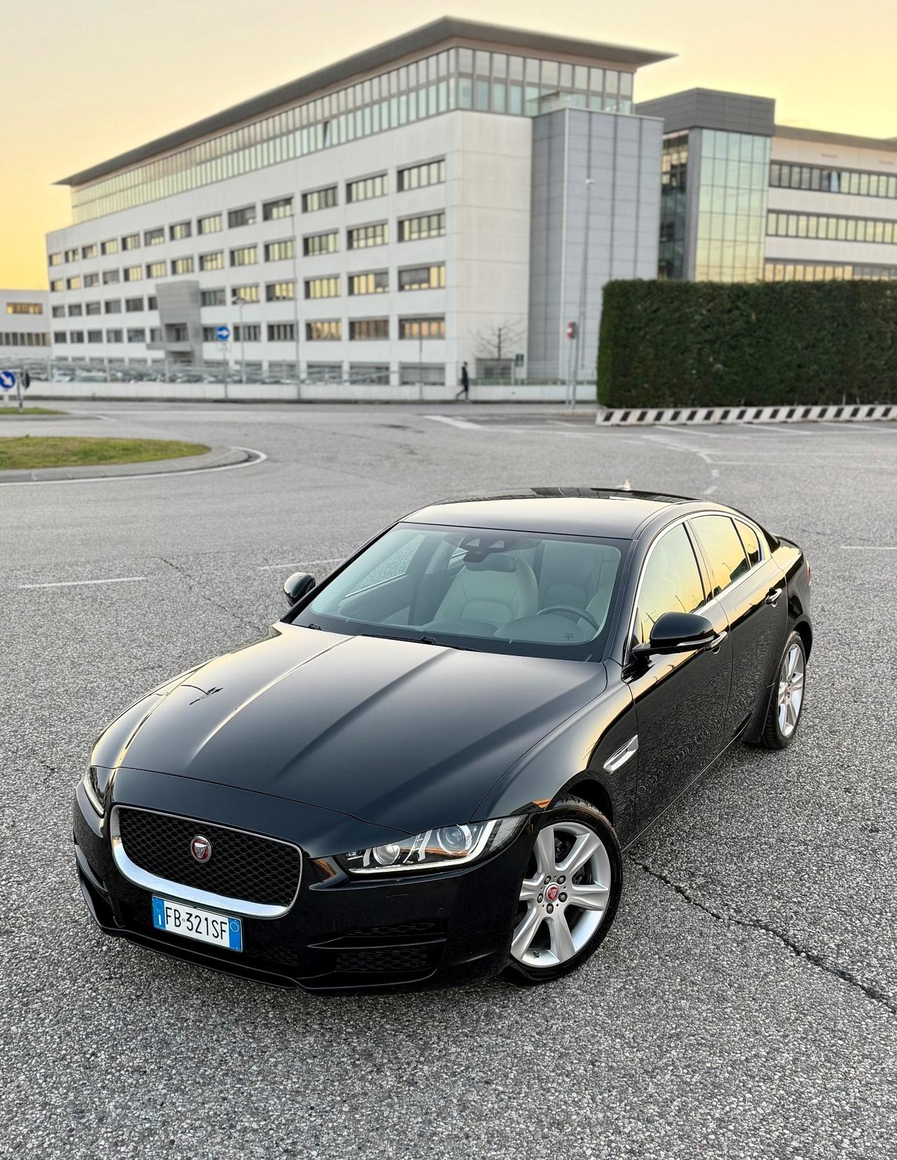 Jaguar XE 2.0 D Turbo aut. Prestige