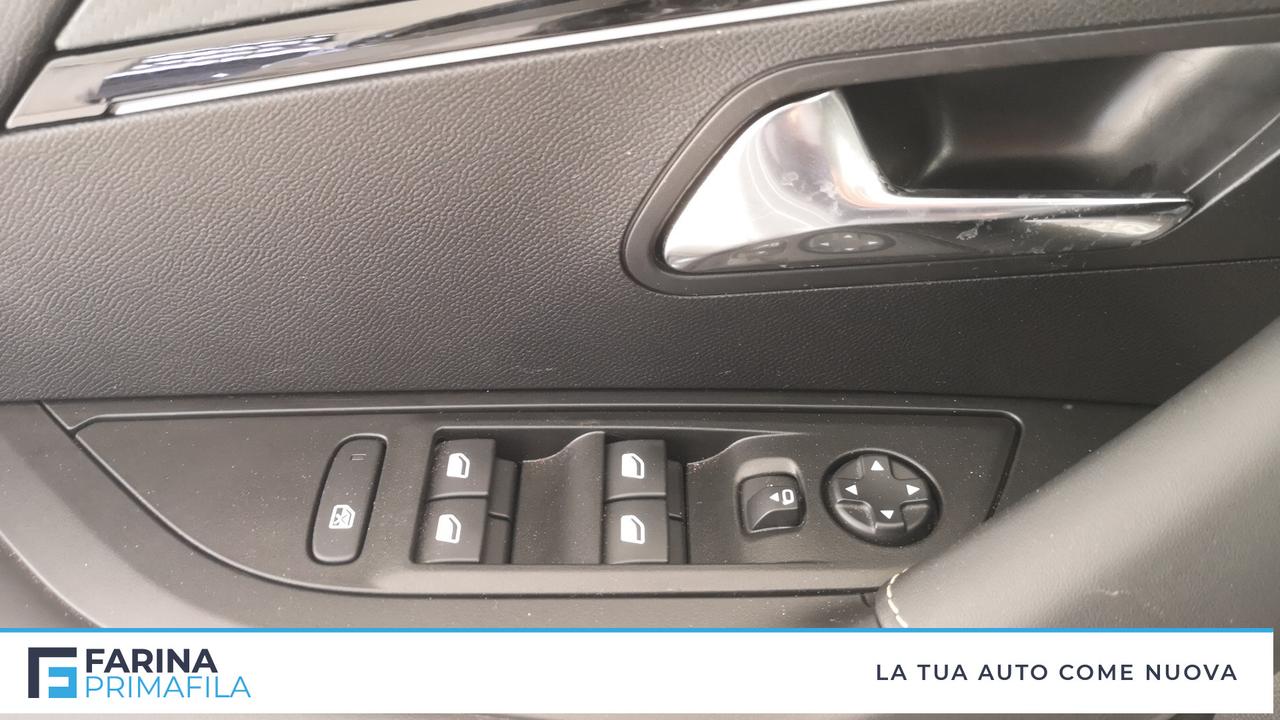 PEUGEOT 2008 II 2023 - 2008 gt hybrid 136