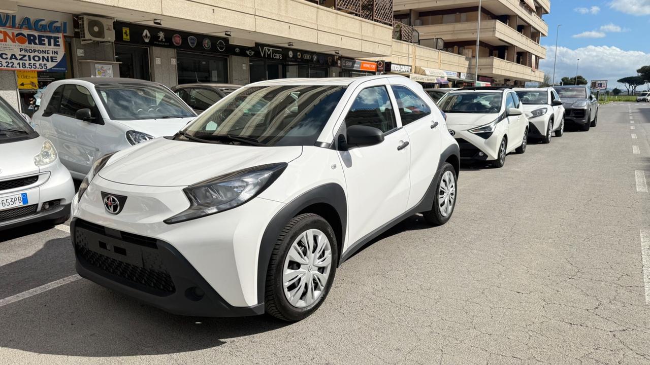 Toyota Aygo X 1.0 VVT-i 72 CV 5 porte Lounge Air S-CVT LED PDC CAR PLAY BLUETOOTH