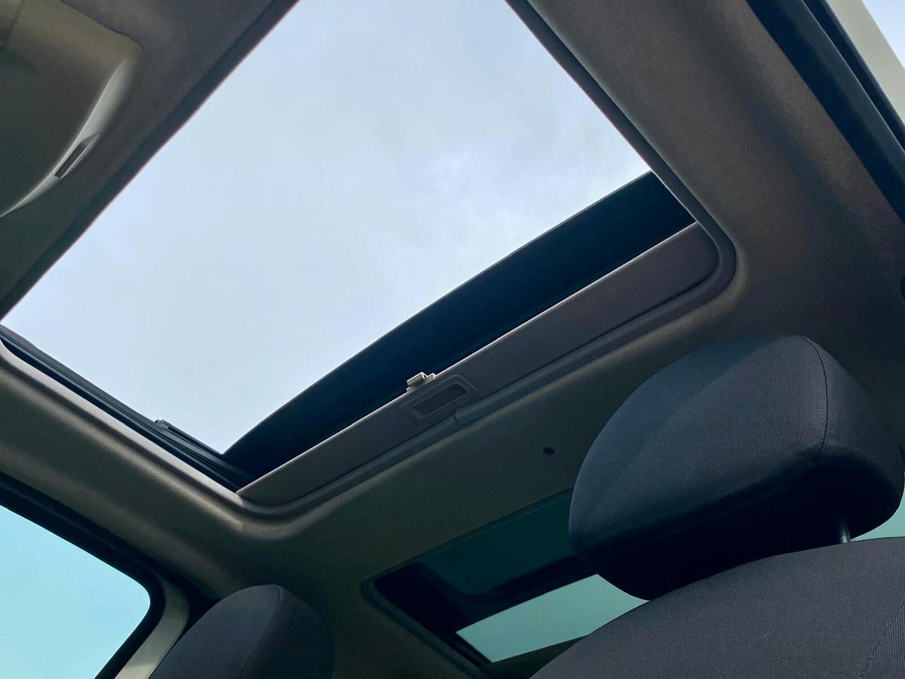 Lancia Ypsilon 1.3 MJT 75 cv. Unyca