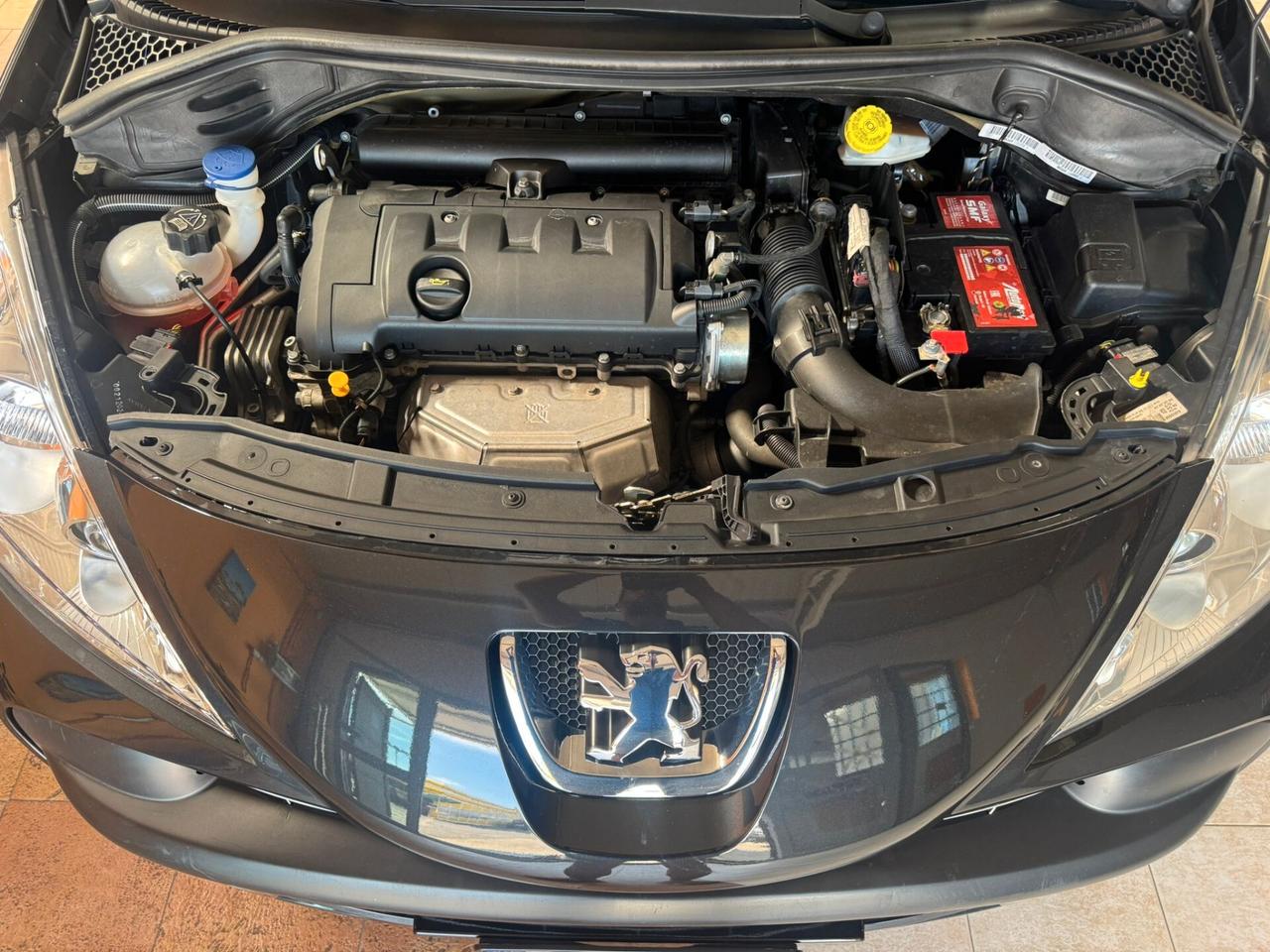 Peugeot 207 1.6 VTi 120CV CC Roland Garros