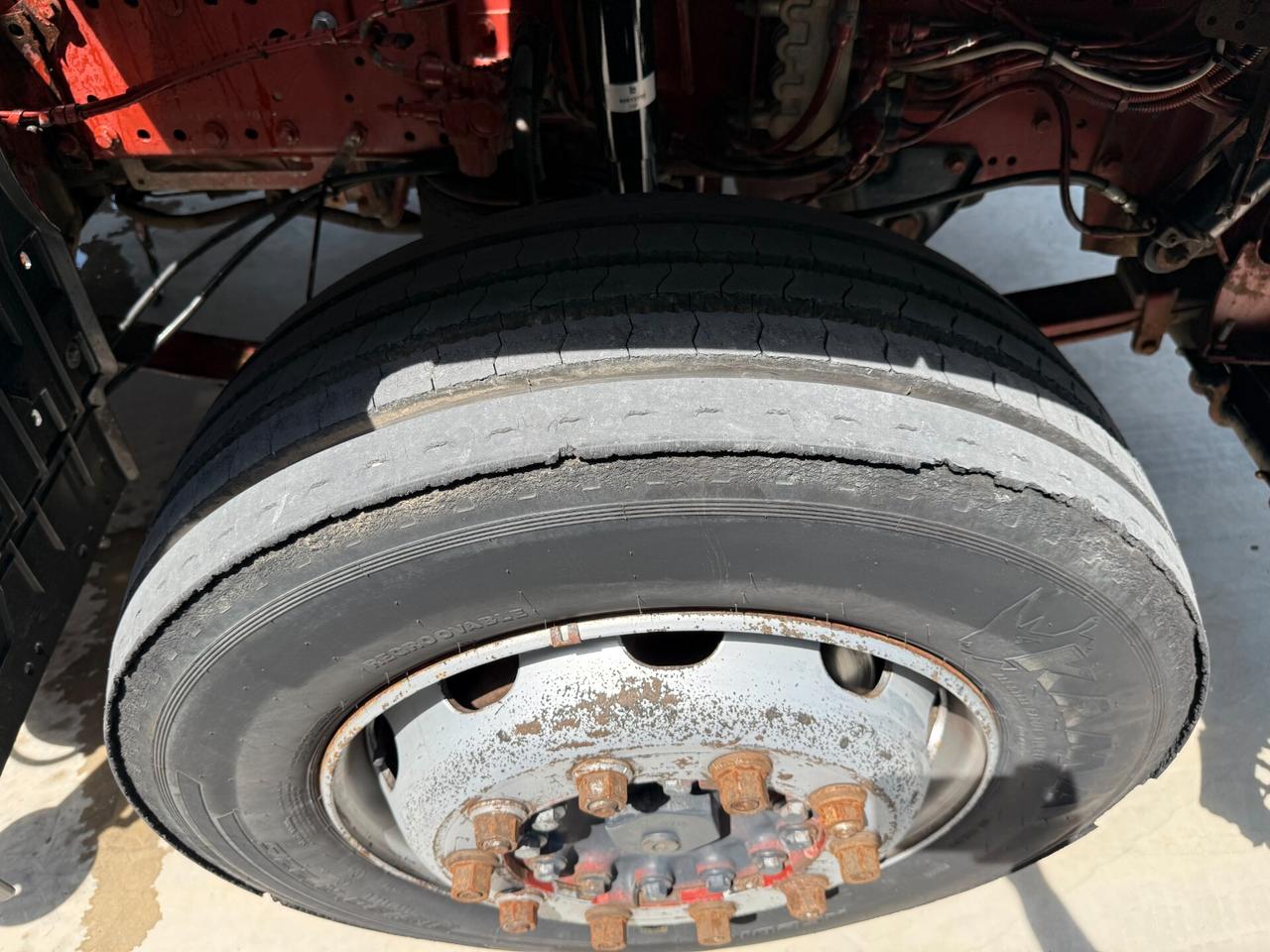 Iveco Eurotech 240E42 cassone fisso con rampe idrauliche e gru