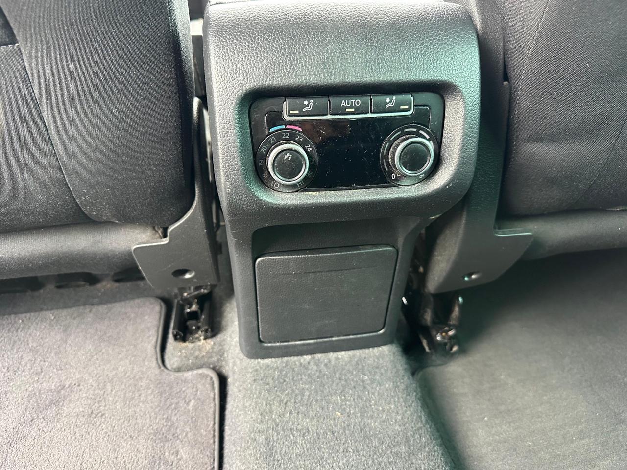 Volkswagen Sharan 2.0 TDI DSG Highline BlueMotion 7 POSTI