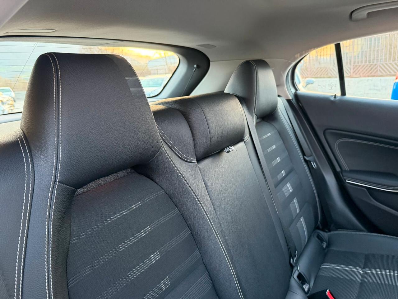 Mercedes-benz GLA 200 d 136cv -SPORT- TETTO A