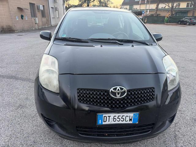 TOYOTA Yaris 1.0 5p Sol senza nessun lavoro da fare