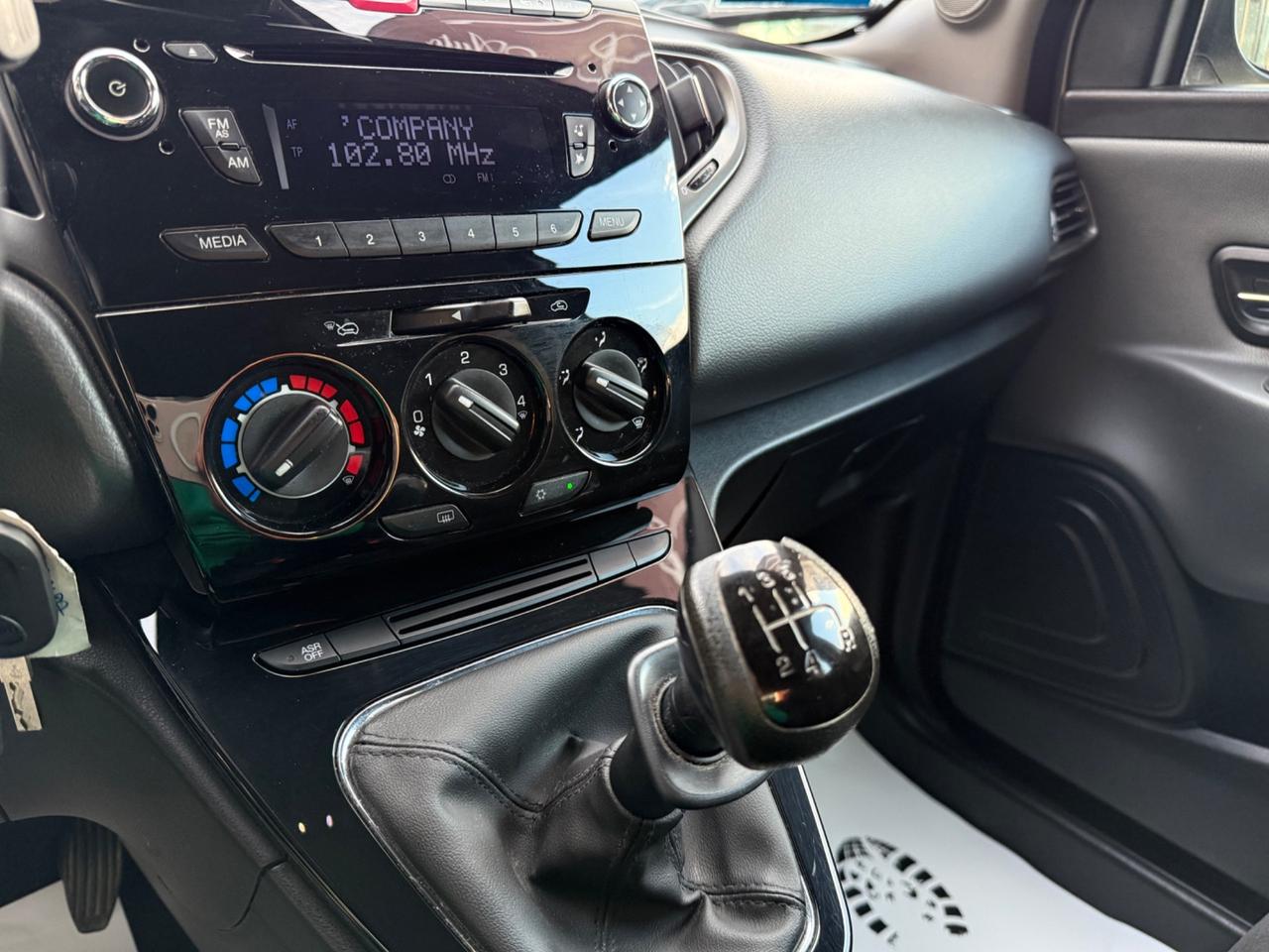 Lancia Ypsilon 1.2 69 CV 5 porte S&S Platinum