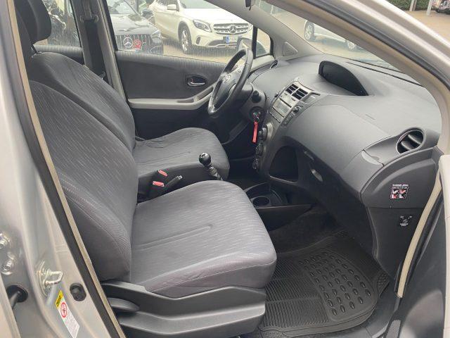 TOYOTA Yaris 1.3 5 porte Sol