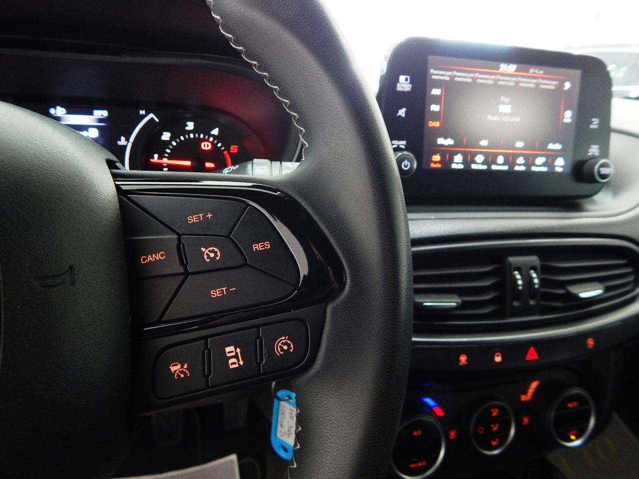 Fiat Tipo 1.6 mjt S-Design S&S 5 P. CARPLAY-PARK-RADAR-KAMERA