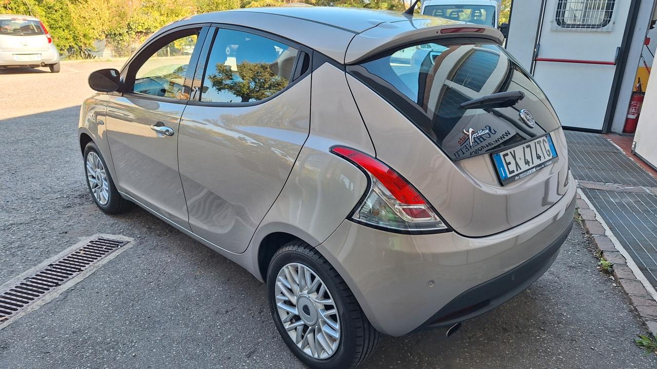 Lancia Ypsilon 1.2 69 CV 5 porte Gold