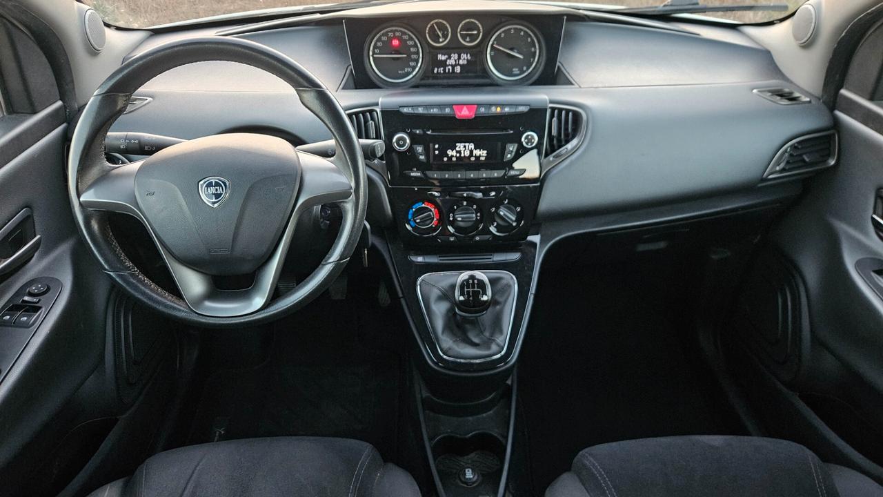 Lancia Ypsilon 1.2 69 CV 5 porte S&S Platinum