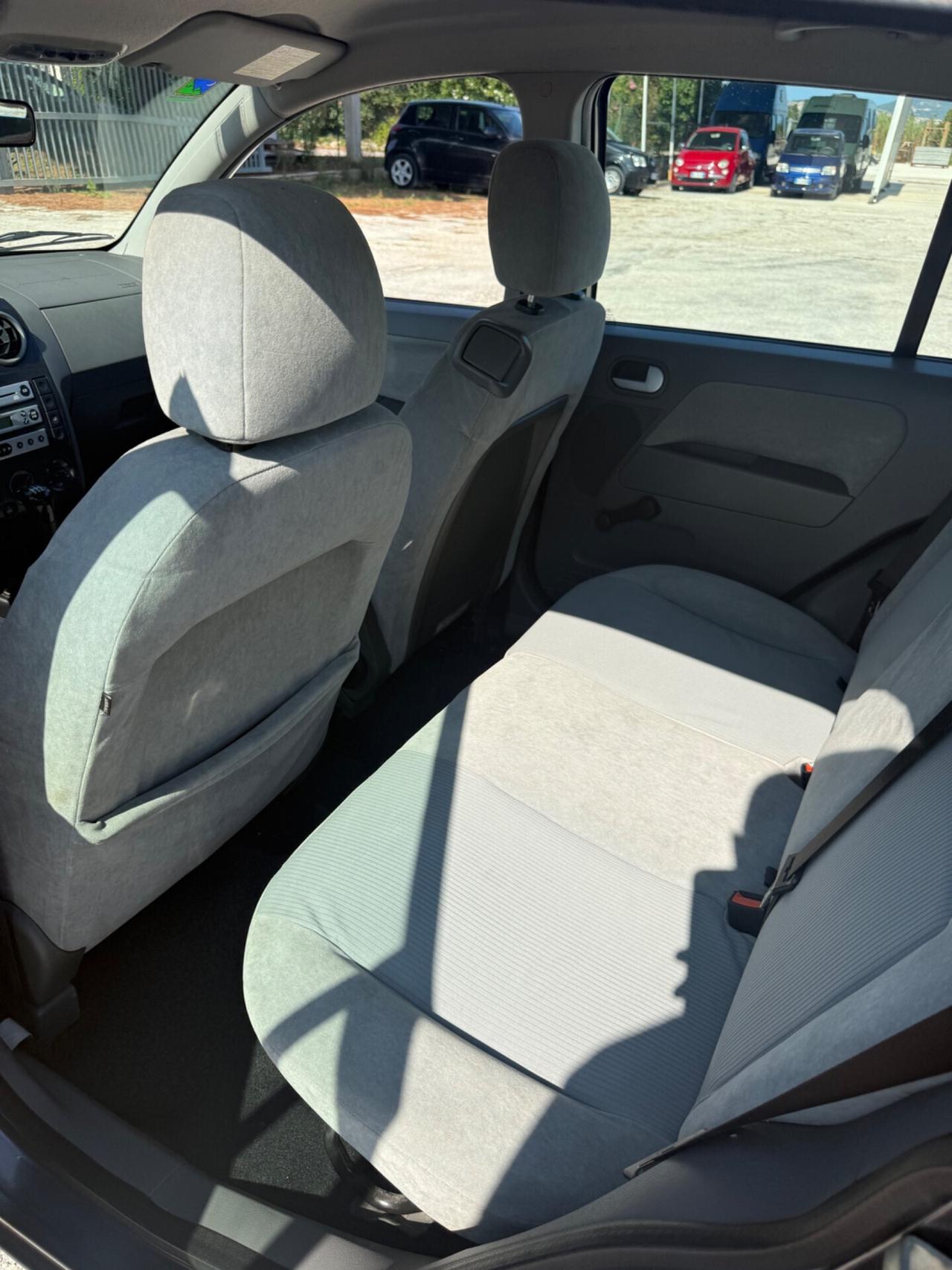Ford fusion 1.4 benzina 80cv neopatentati 5porte