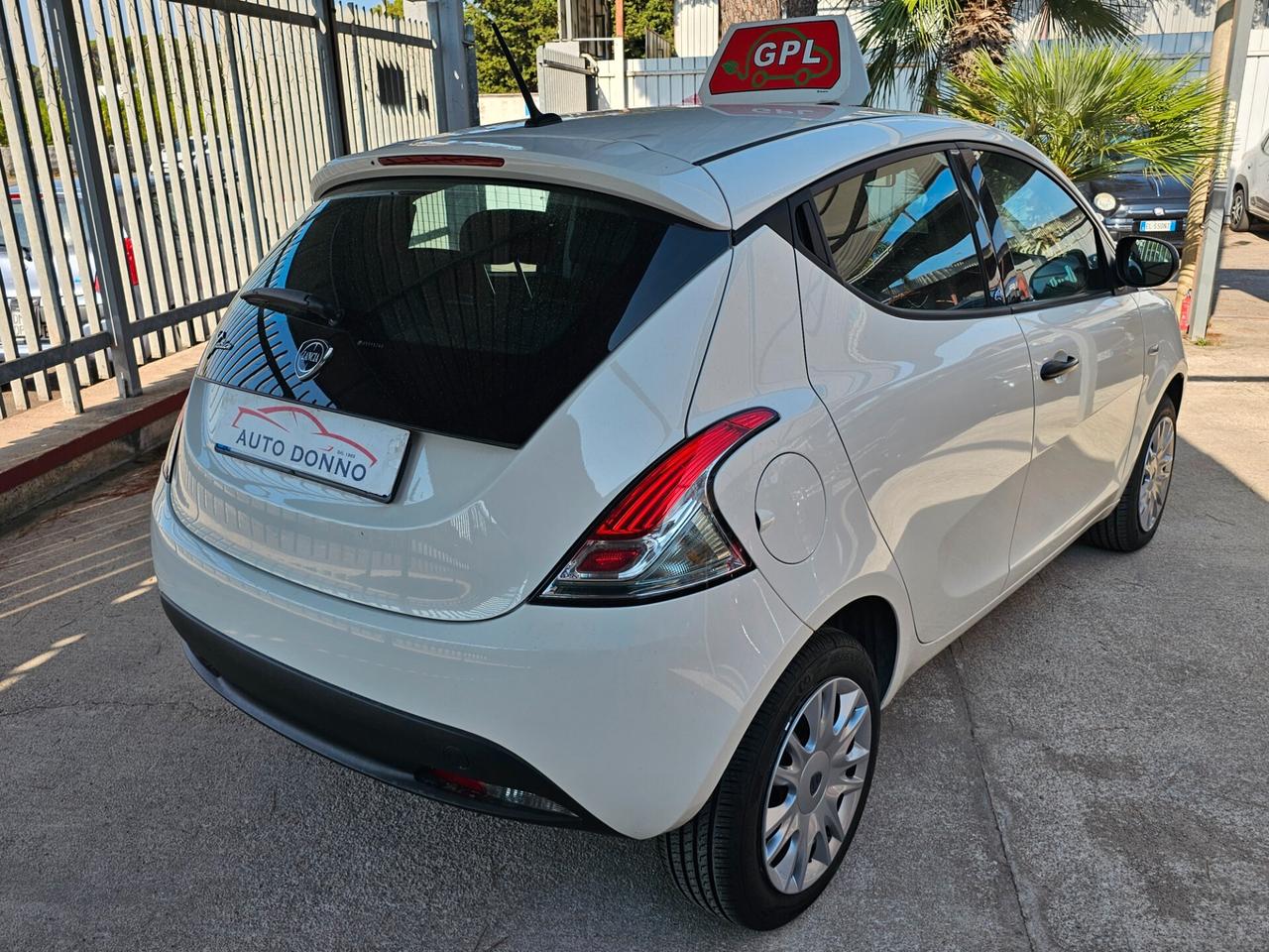 Lancia Ypsilon 1.2 GPL Ecochic Elefantino Blu 5P