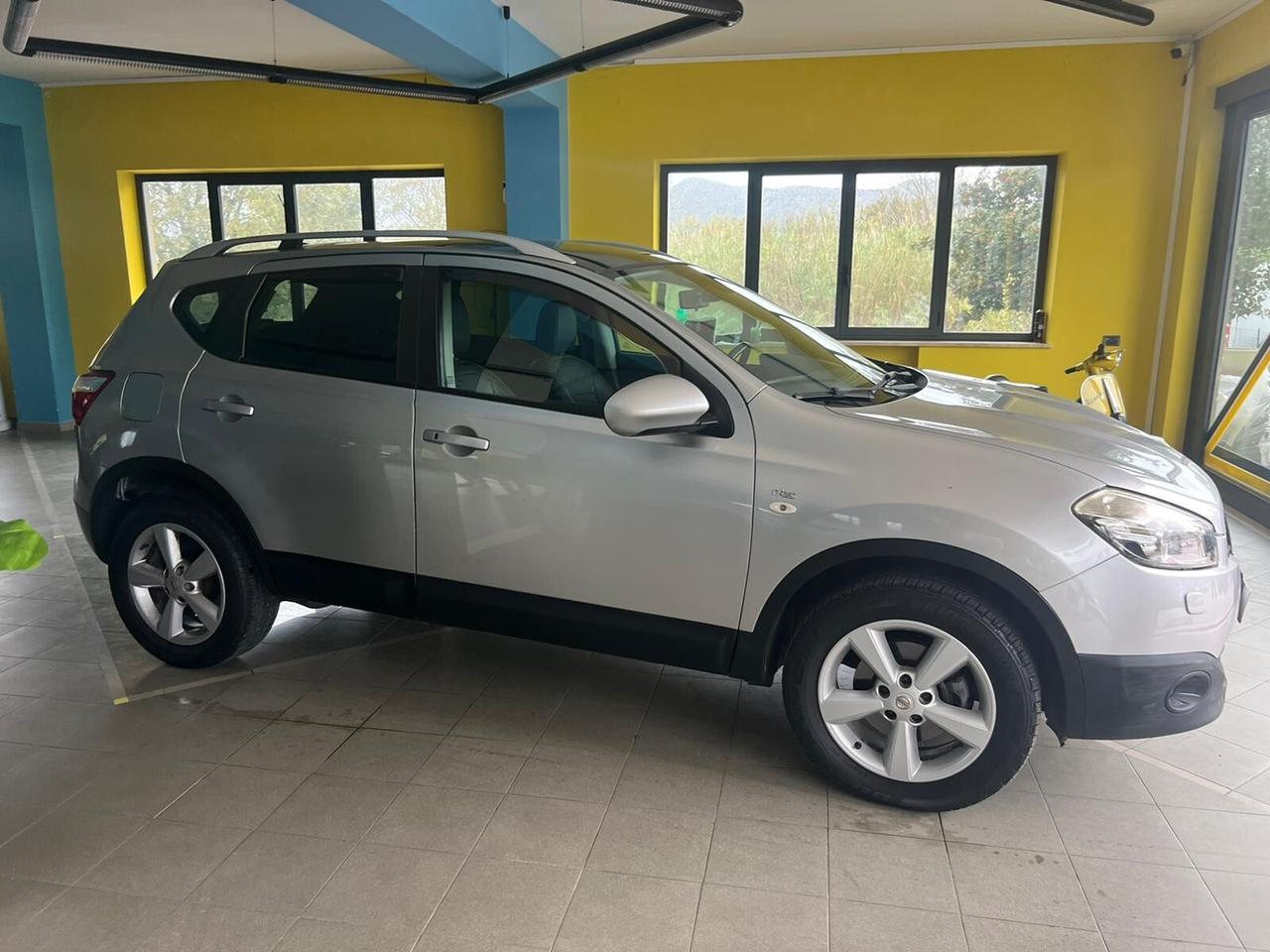 Nissan Qashqai 1.6 dCi tetto in vetro pelle full garantita 12 mesi