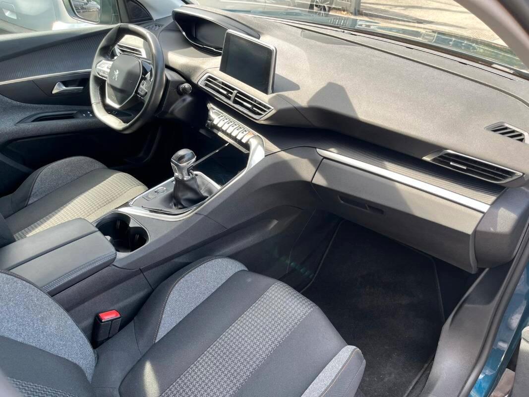 Peugeot 3008 II 1.5 bluehdi Active Pack s&s 130cv