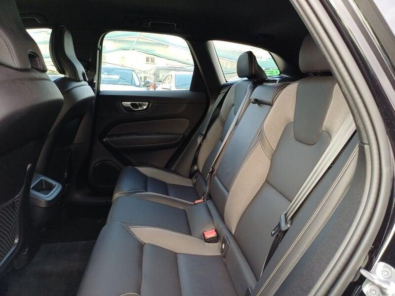 Volvo XC60 XC60 2.0 b4 Ultimate Dark awd auto