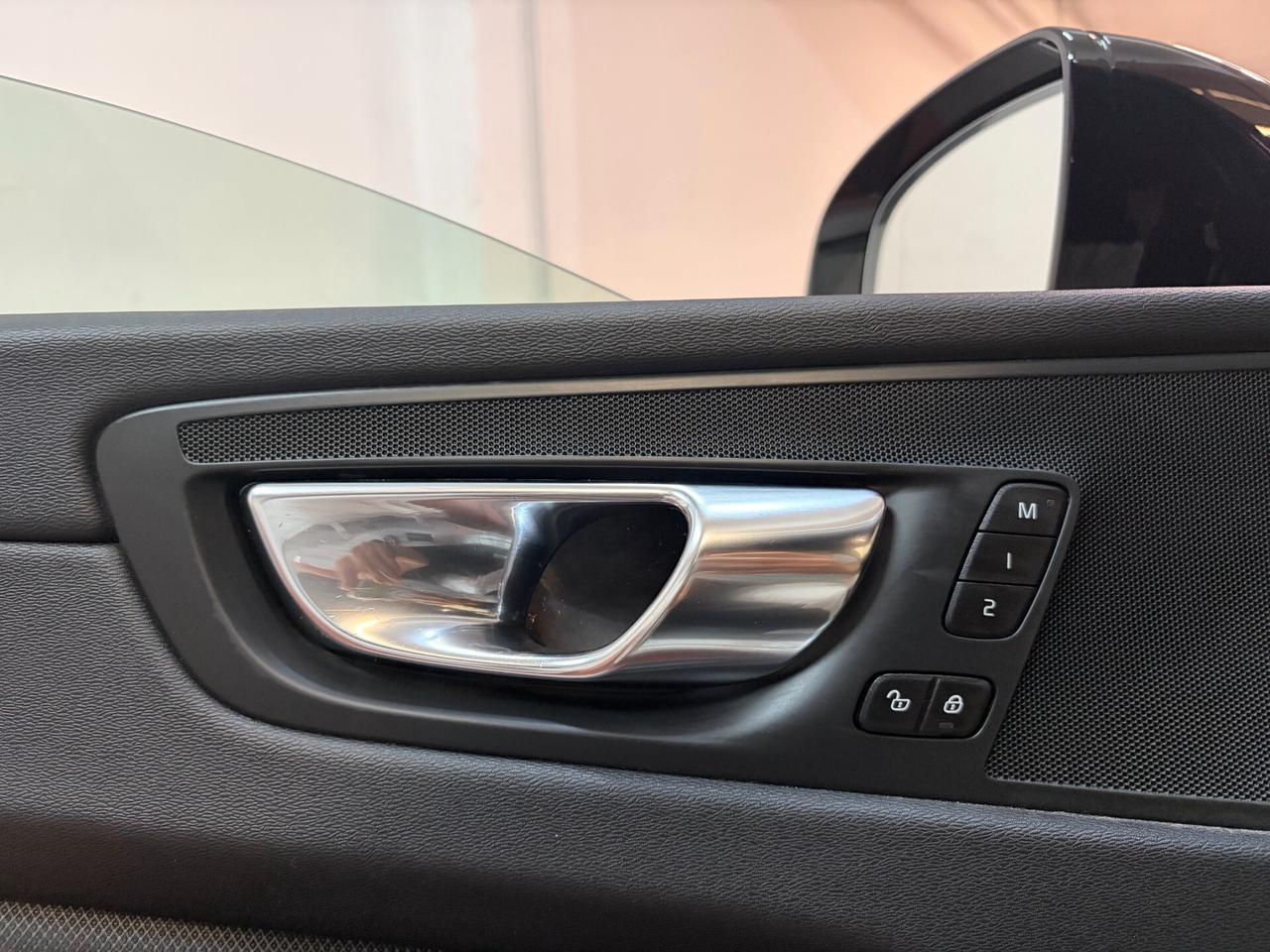 Volvo XC 60 B4 (d) AWD Geartronic R-design