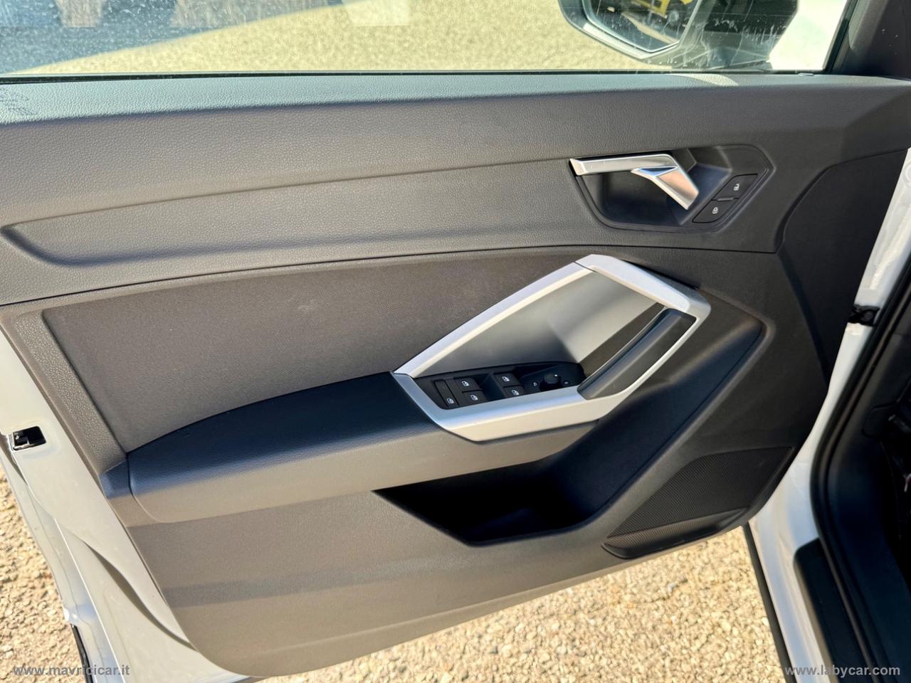 AUDI Q3 35 TDI S tronic