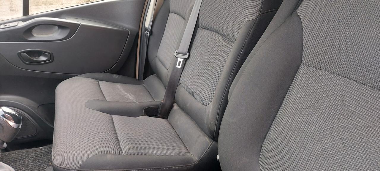 Renault Trafic T27 2.0 dCi MAXI E6 DTEMP