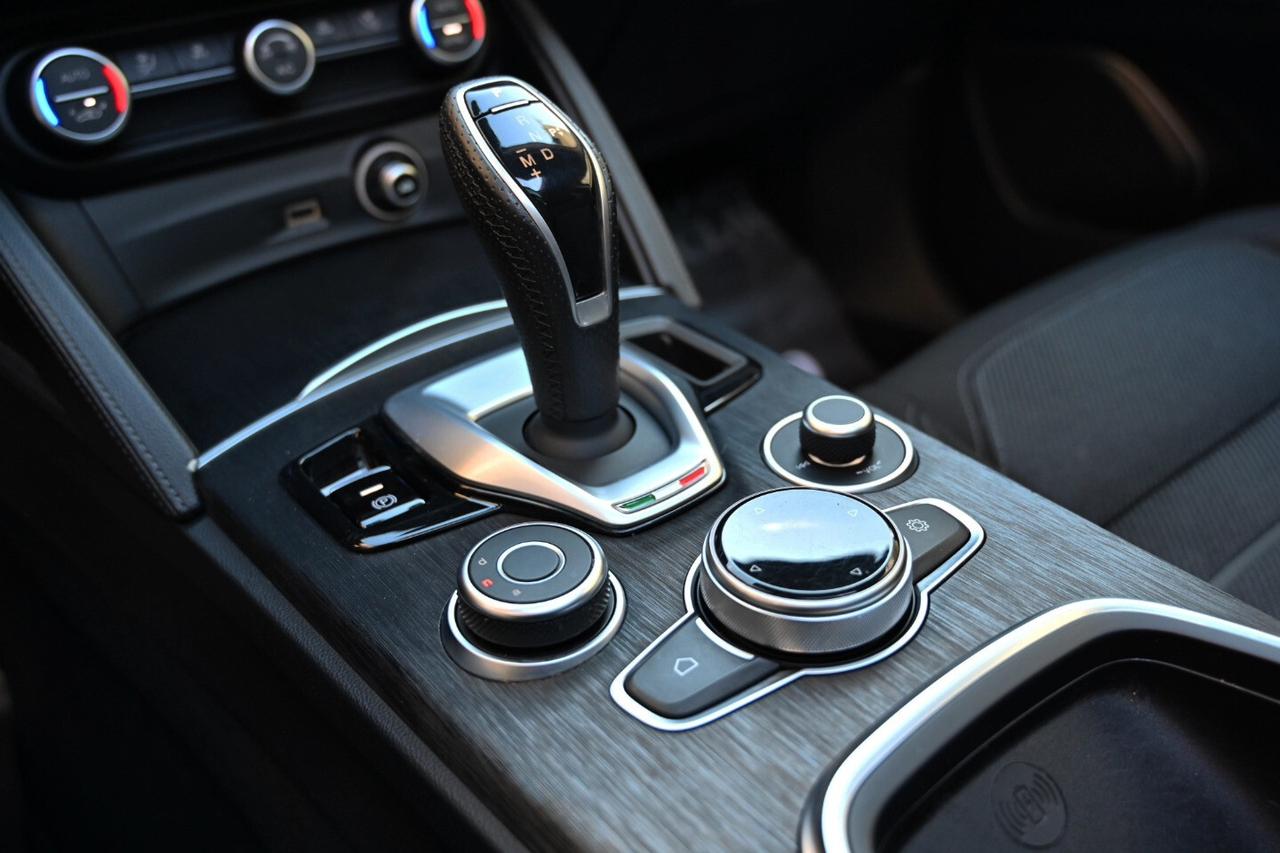 Alfa Romeo Stelvio 190 CV AT8 Q4 Tetto GANCIO