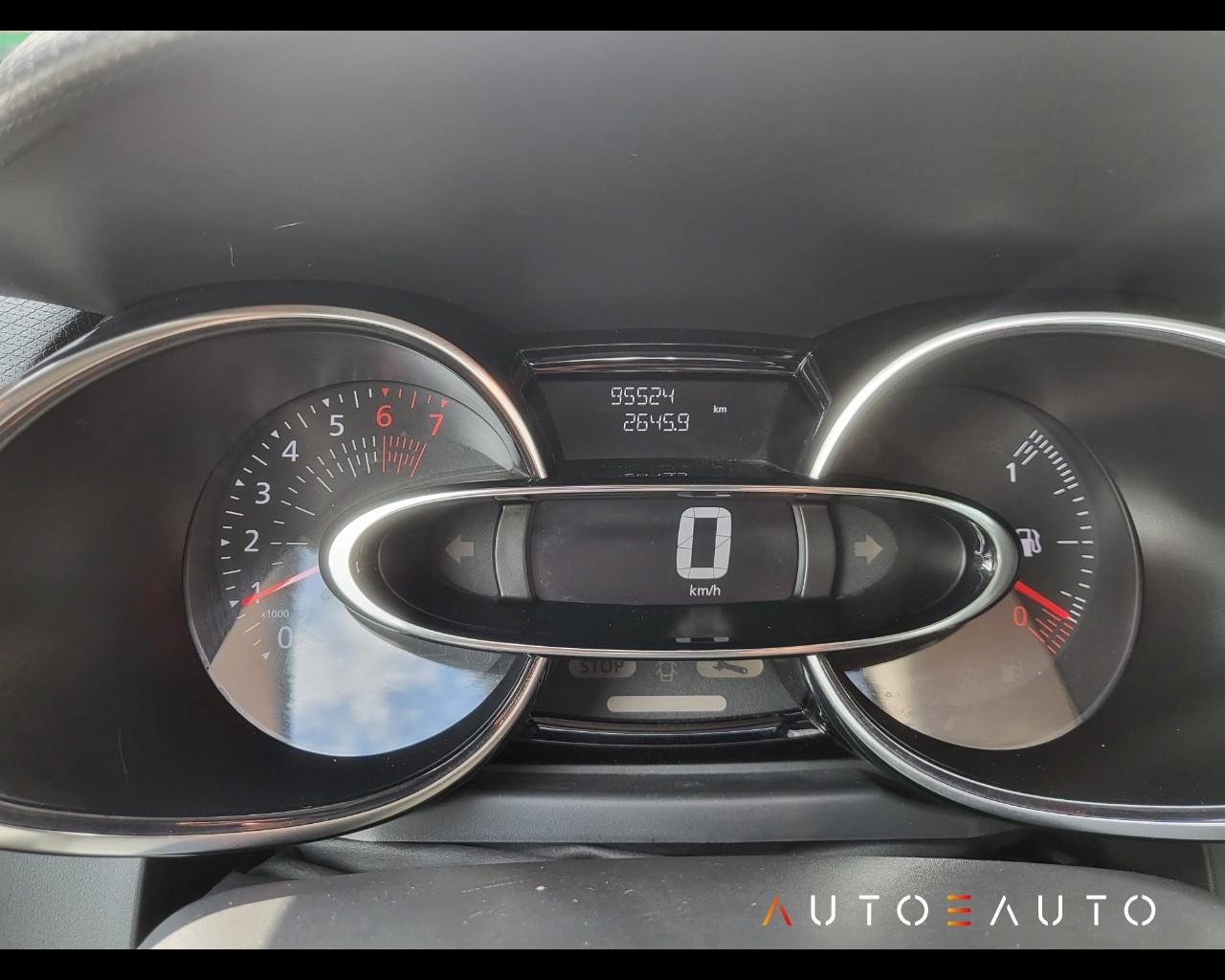 RENAULT Clio IV - Clio 5p 1.2 Zen (live) 75cv E6