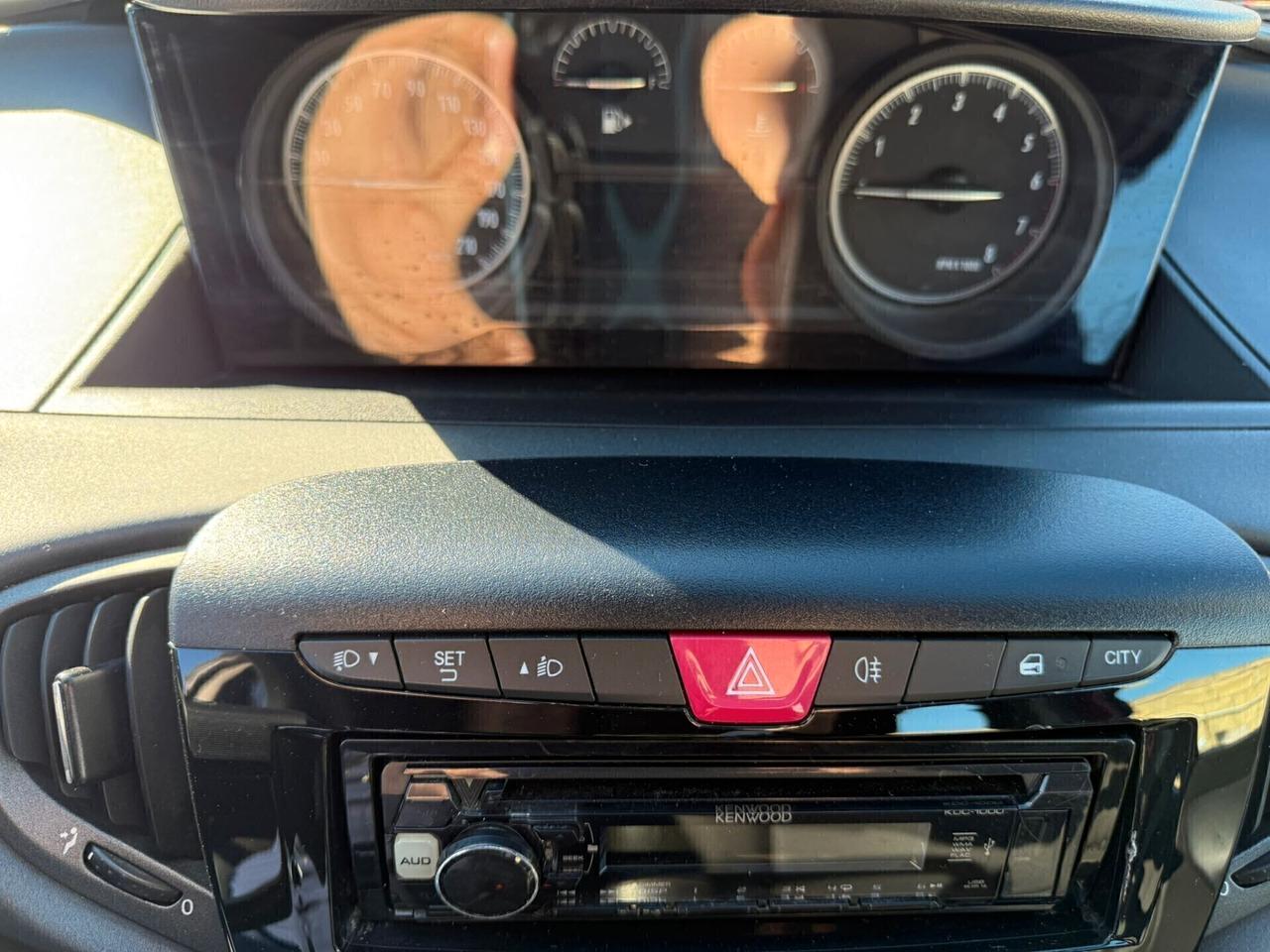 Lancia Ypsilon 1.2 69 CV 5 porte Platinum