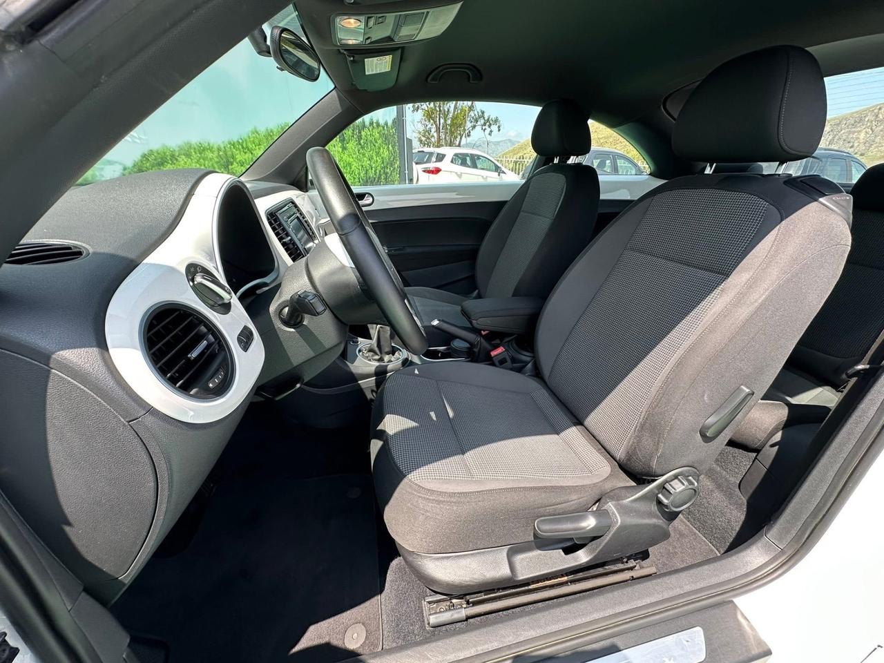 Volkswagen Maggiolino 1.6 TDI 105cv Design 2012