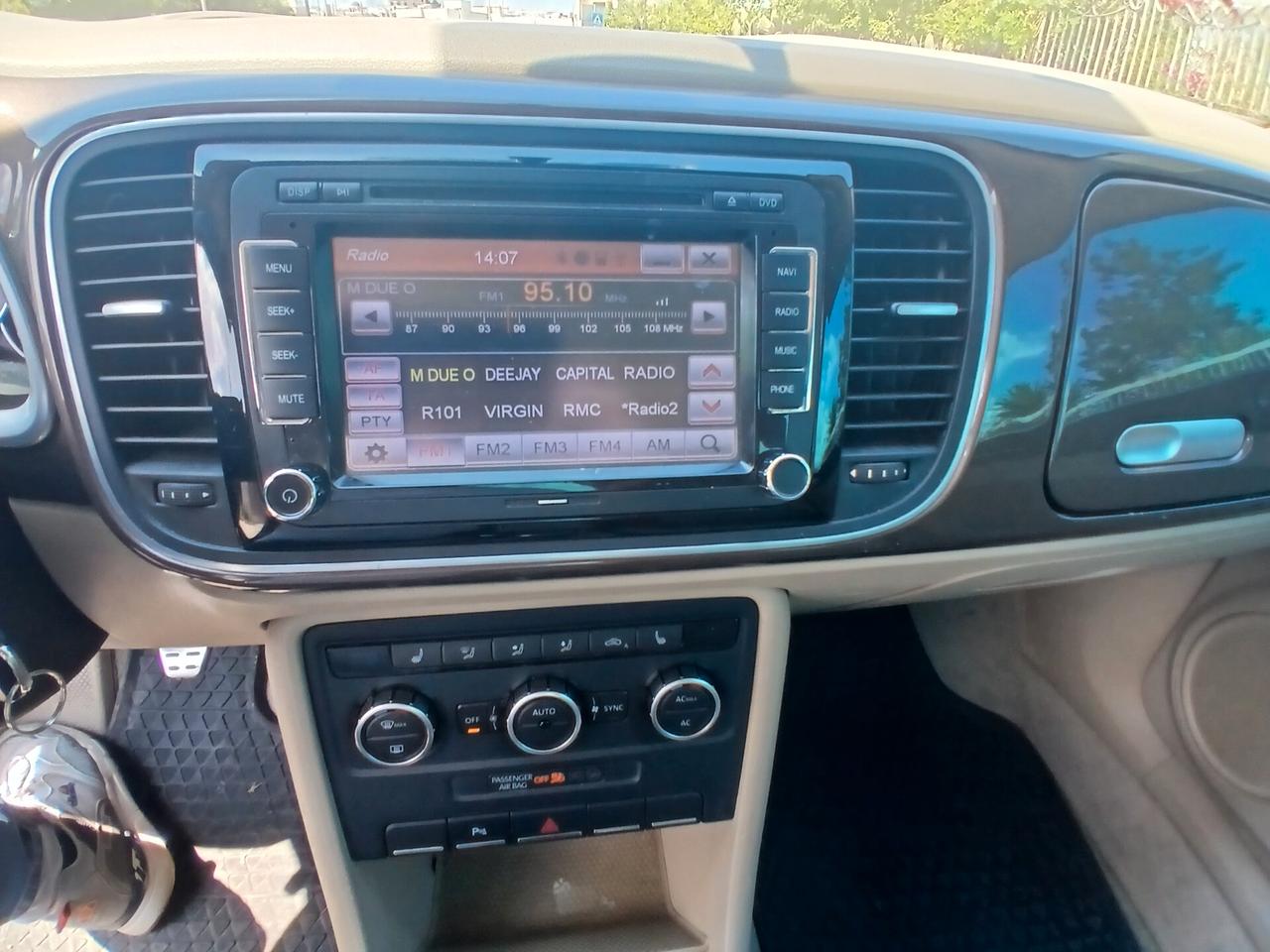 Volkswagen Maggiolino 1.6 TDI Design