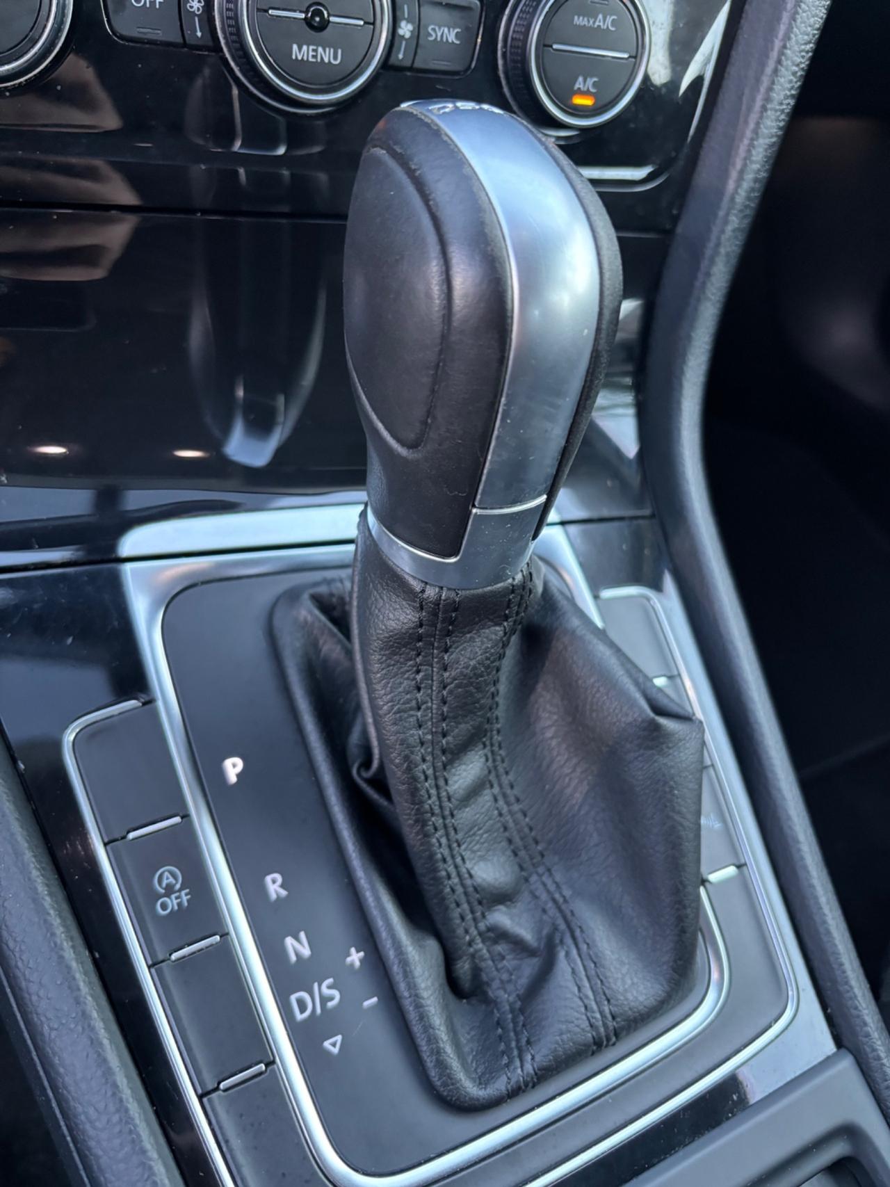 VW GOLF 1.6TDI 110CV DSG HIGHLINE STYPENDA