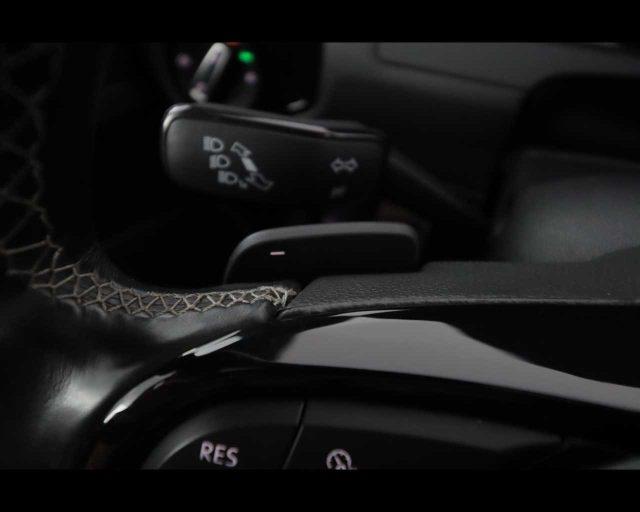 VOLKSWAGEN Golf R 2.0 DSG 5p.