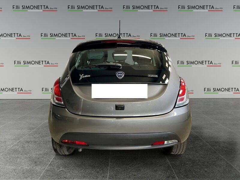 Lancia Ypsilon 1.0 firefly hybrid Gold s&s 70cv 5p.ti - AZIENDALE