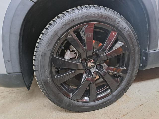 PEUGEOT 2008 100 GT Line