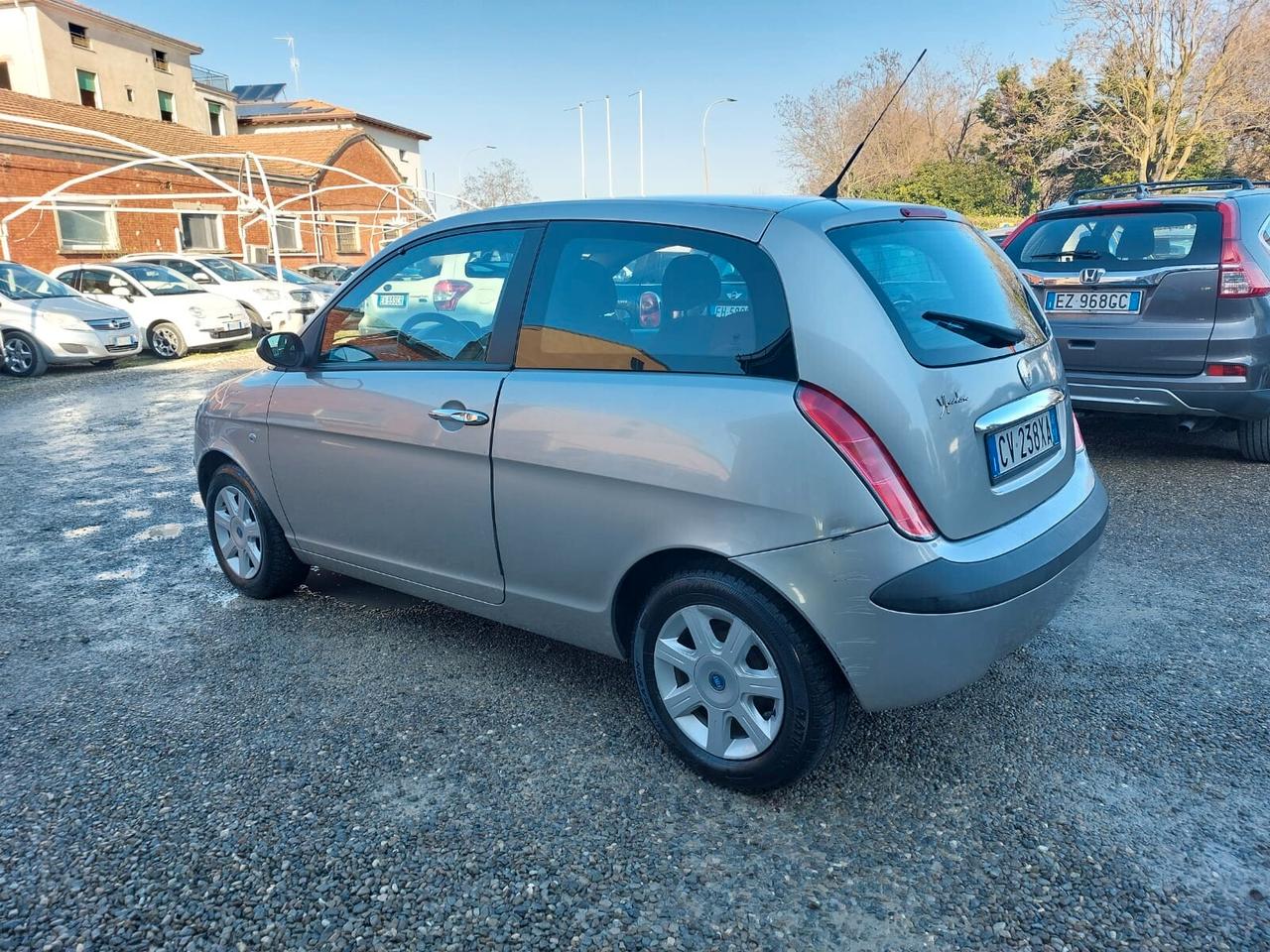 Lancia Ypsilon 1.2 Argento OK NEOPATENTATI 125000KM