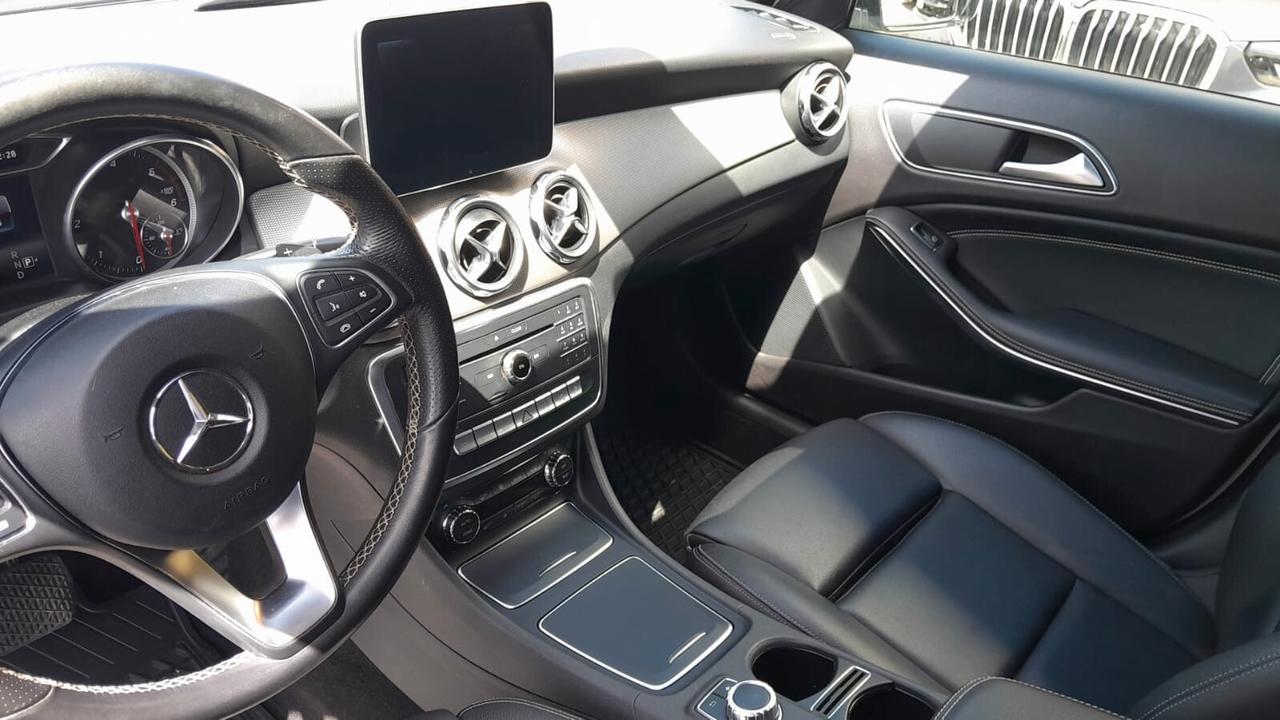 Mercedes-benz GLA 200 d Automatic Premium