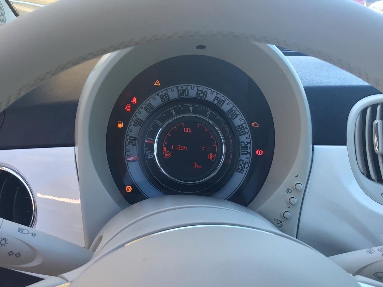 Fiat 500 1.0 Hybrid lounge KM 0
