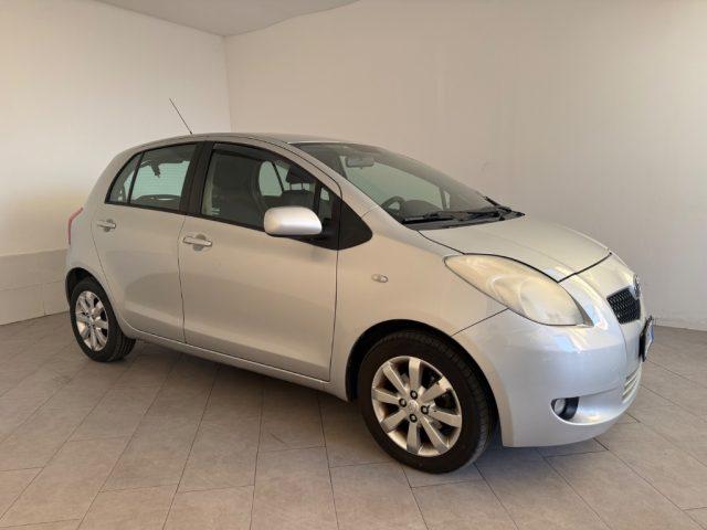 TOYOTA Yaris 1.3 5 porte M-MT Sol