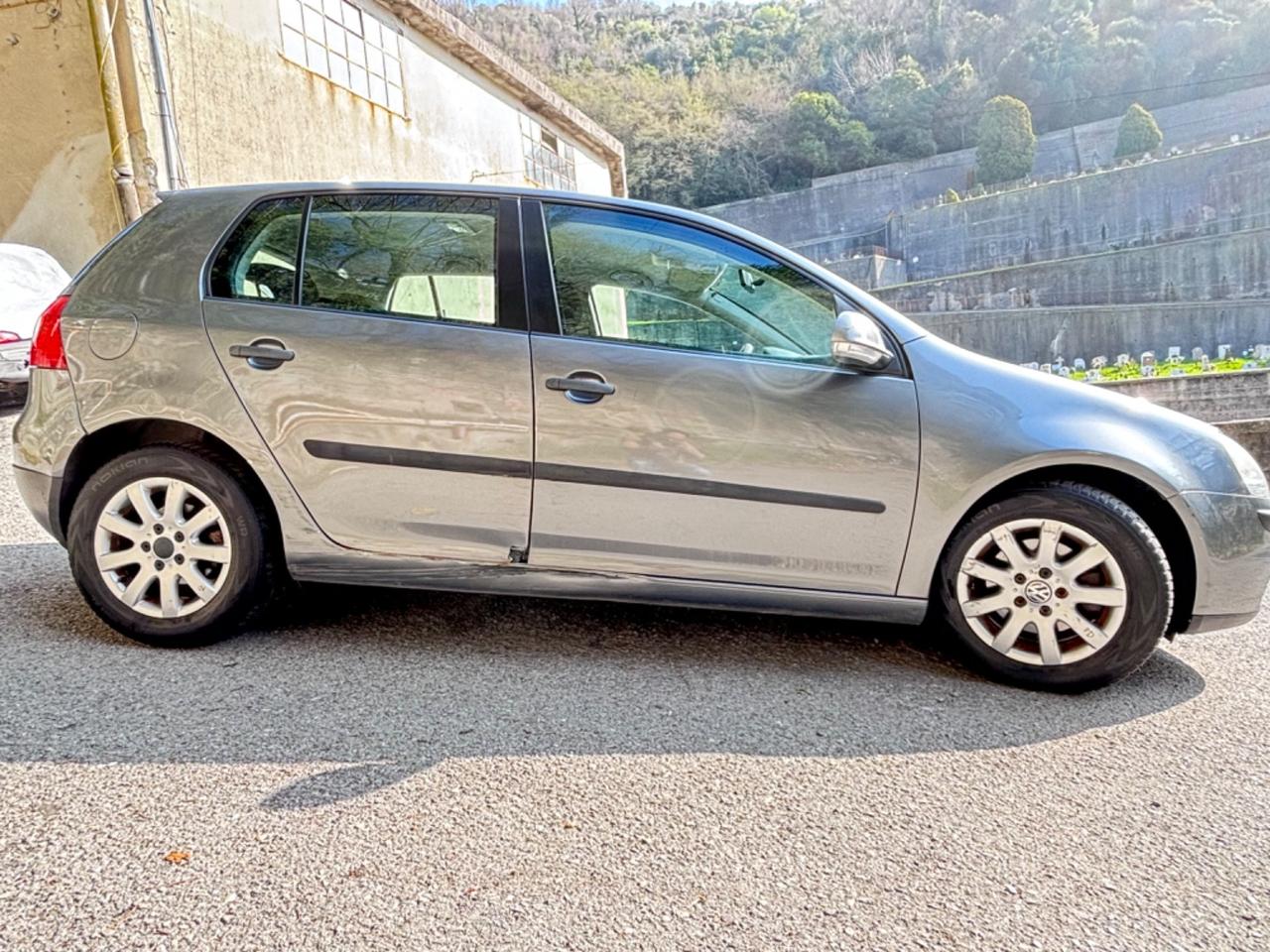 Volkswagen Golf 1.6 16V FSI 5p. Comfortline