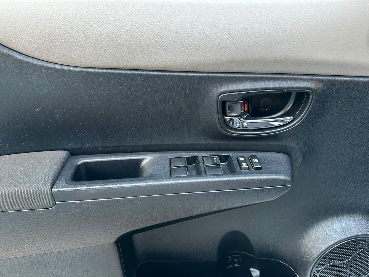 Toyota Yaris 1.0 5 porte Lounge - Unico Proprietario