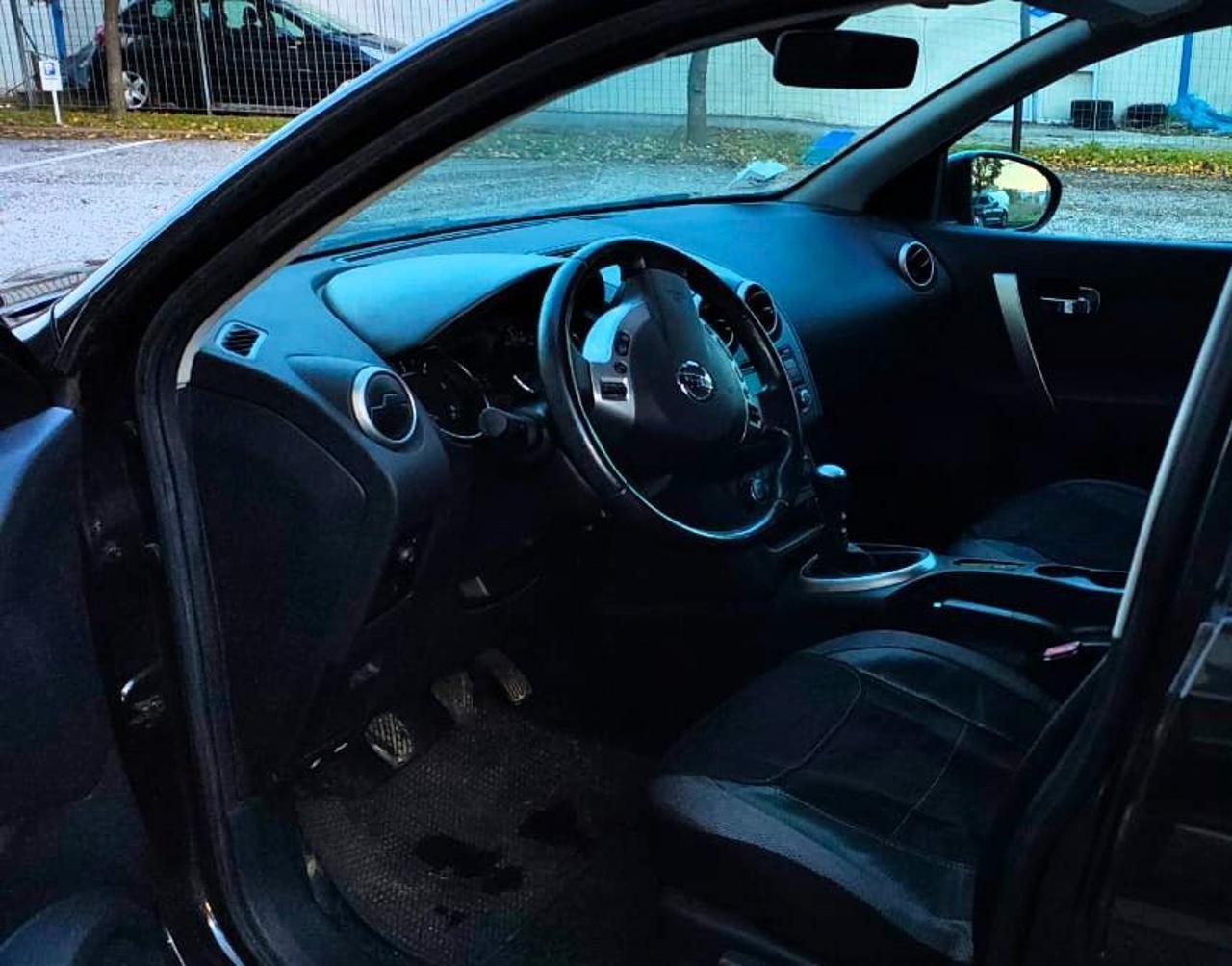 NISSAN Qashqai 2.0 dCi DPF n-tec