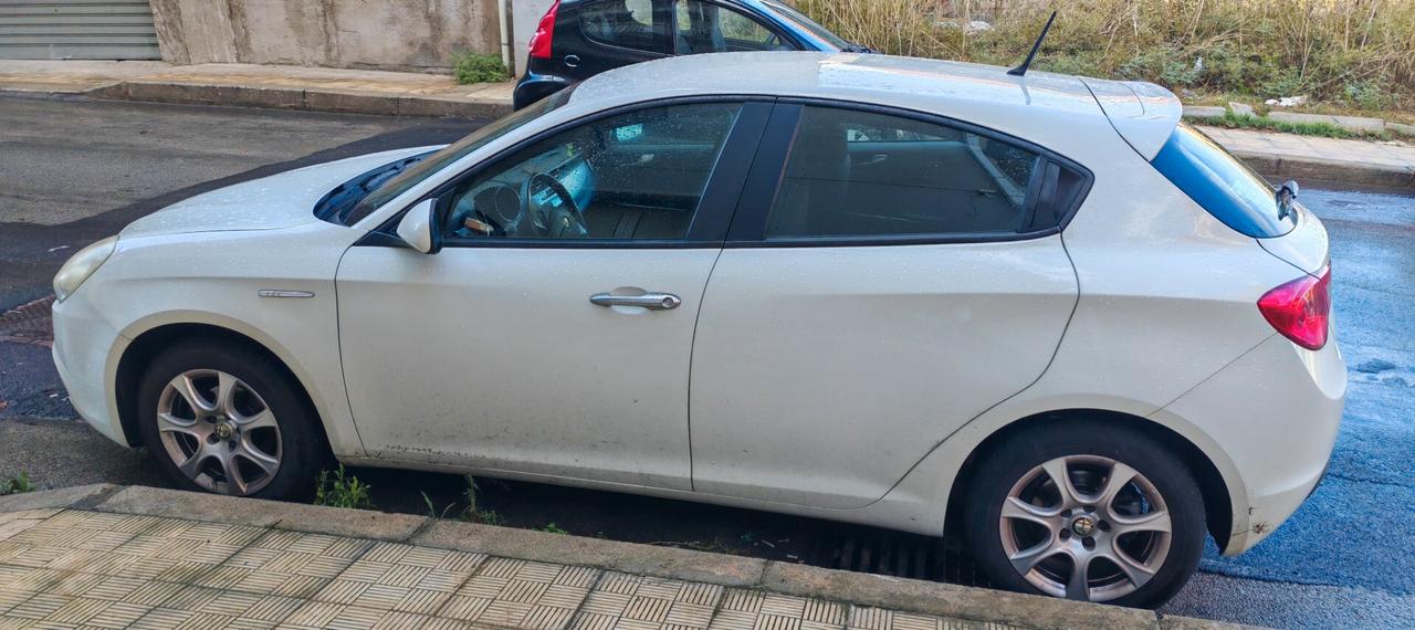 Alfa Romeo Giulietta 1.6 JTDm-2 105 CV Exclusive