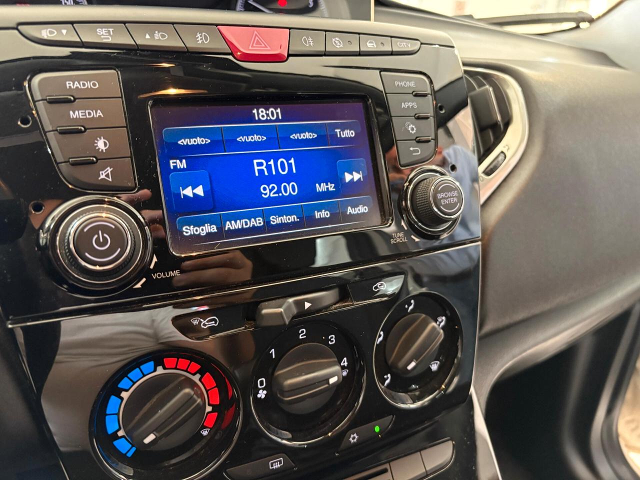 Lancia Ypsilon 1.0 FireFly 5 porte S&S Hybrid Ecochic Gold *PROMO*