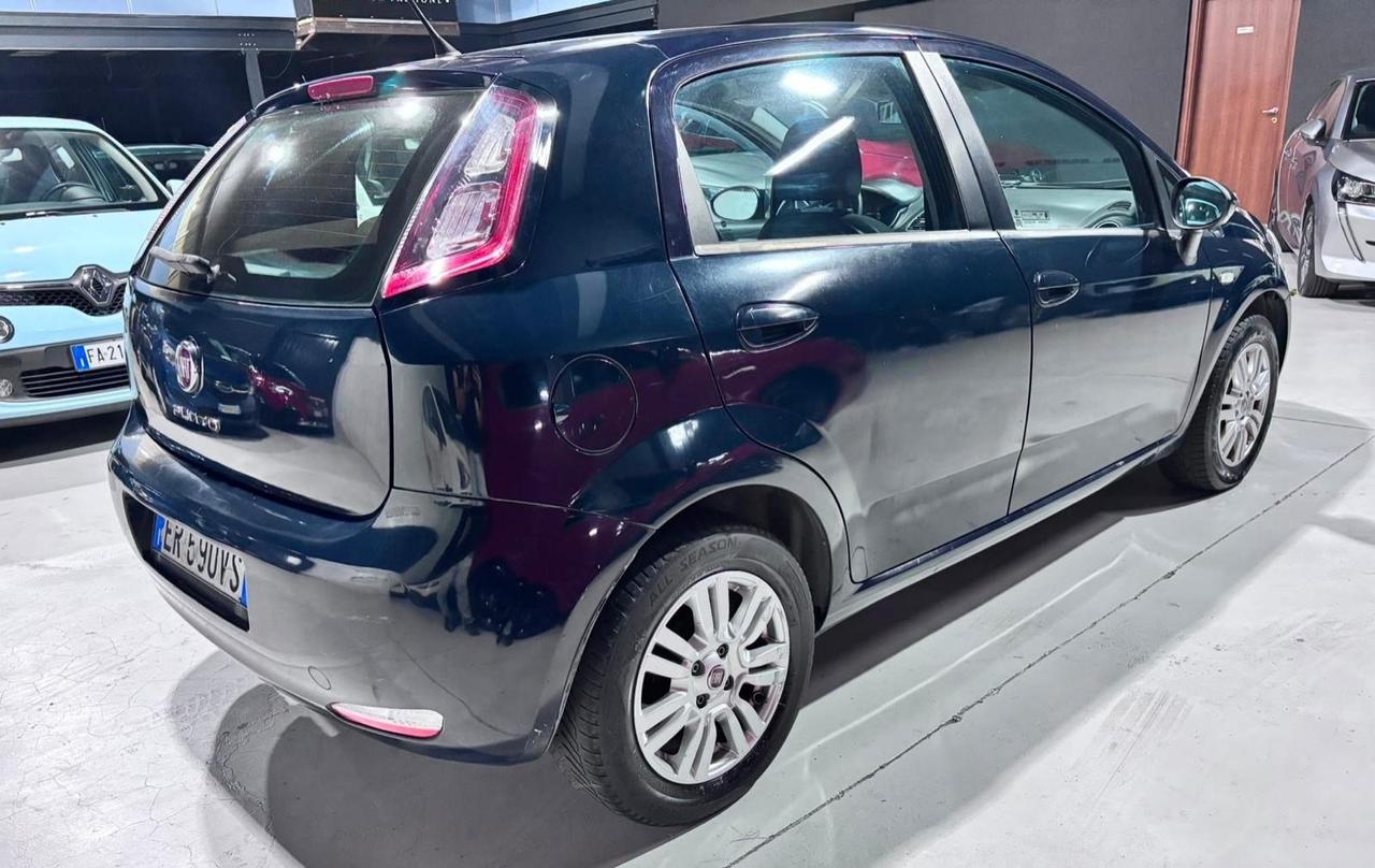 Fiat Punto Benzina Neopatentati 5 porte posti