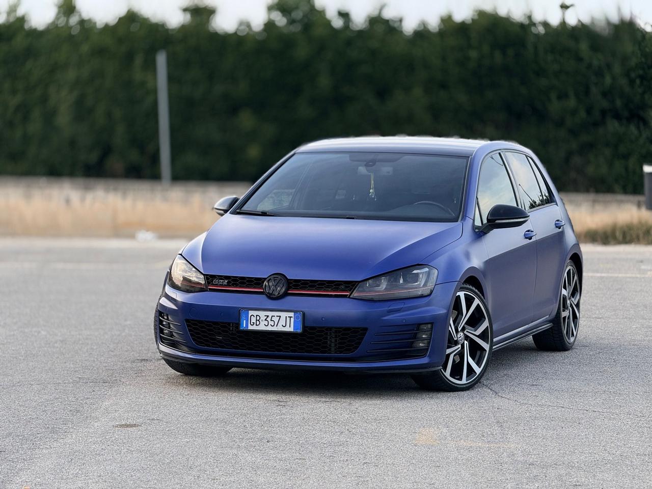 Volkswagen Golf 7 GTI 2.0 DSG