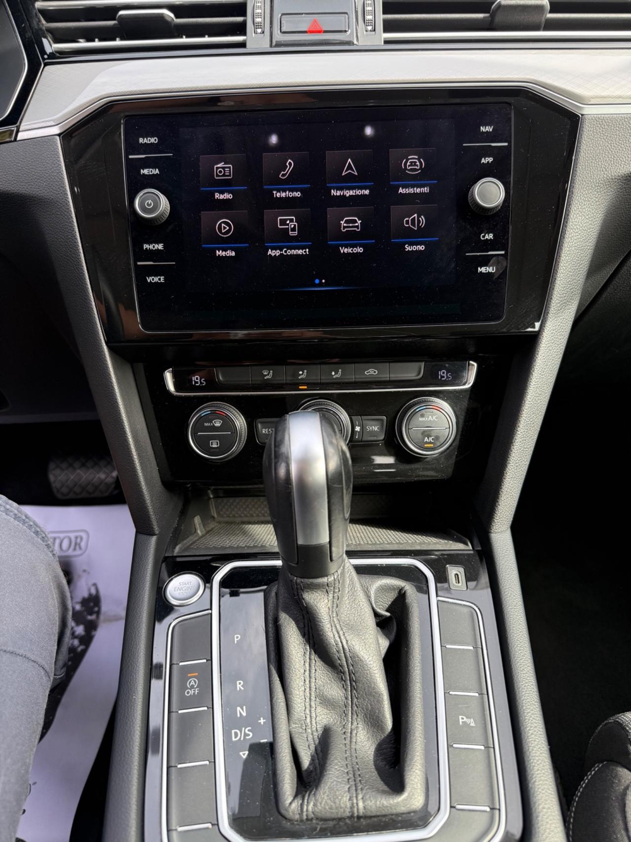 Volkswagen Passat Variant 1.6 TDI SCR DSG Business BMT